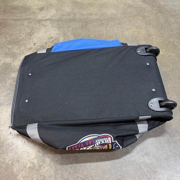 Wrangler NFR 2013 Rolling Duffel Bag w/ Wheels & Pull Handle Las Vegas - Picture 9 of 9